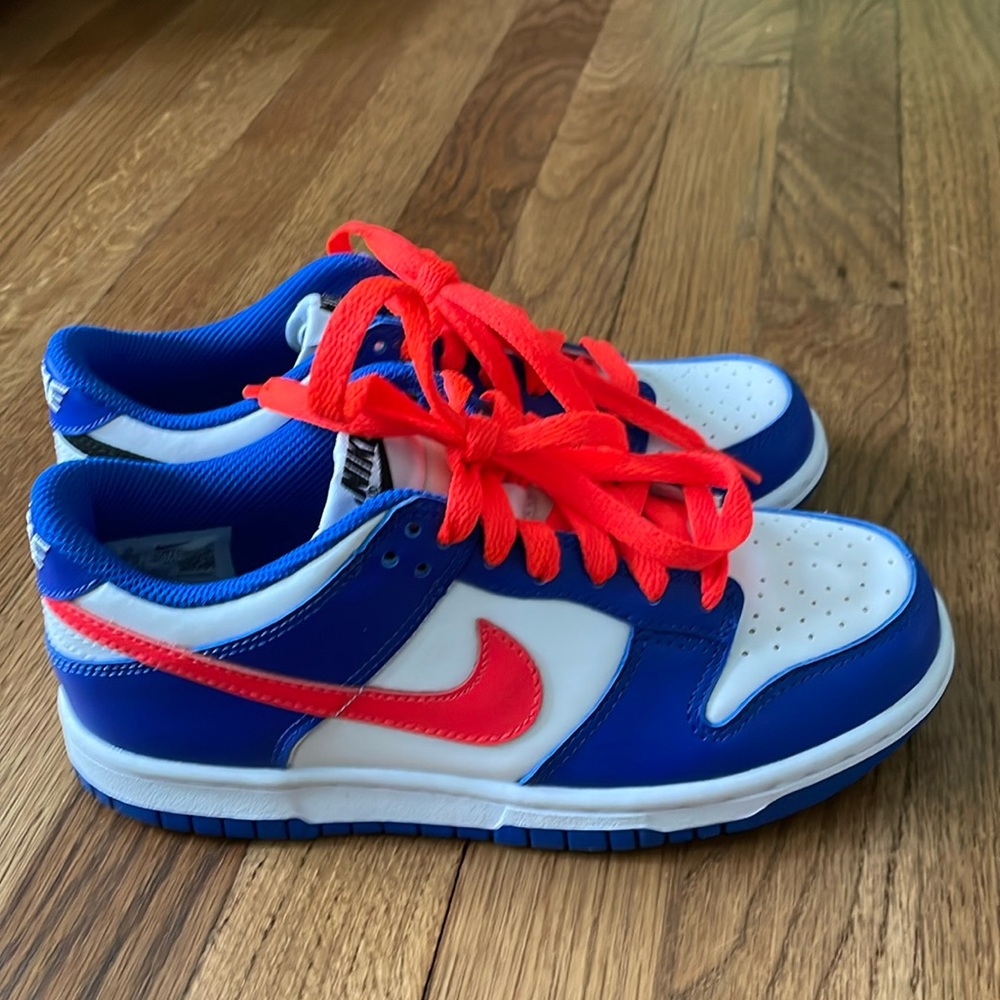 Nike Dunk Crimson/Royal size 4Y
Never worn!